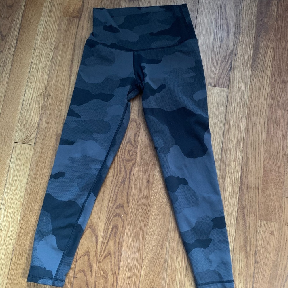 Medium “short” Aerie Camo Leggings